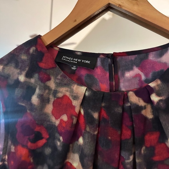 Jones New York Red Purple Sleeveless Blouse Peter Pan Collar - Picture 3 of 4